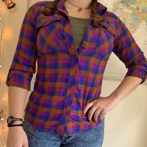 Duluth Trading Co fitted flannel shirt in excellent condition